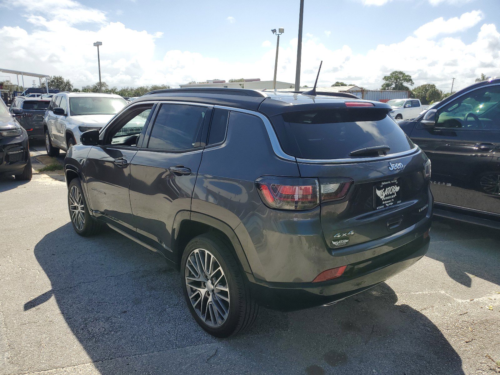 Used 2023 Jeep Compass Limited w/ Elite Group image 7