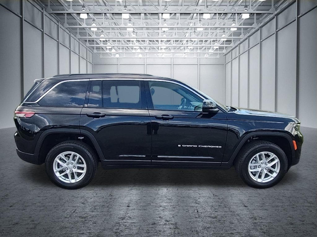 New 2026 Jeep Grand Cherokee Laredo X RWD image 31