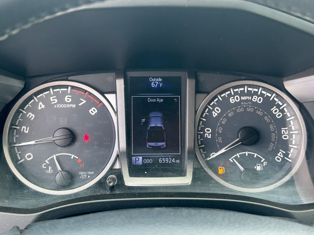 Used 2019 Toyota Tacoma SR5 AWD/4WD image 22