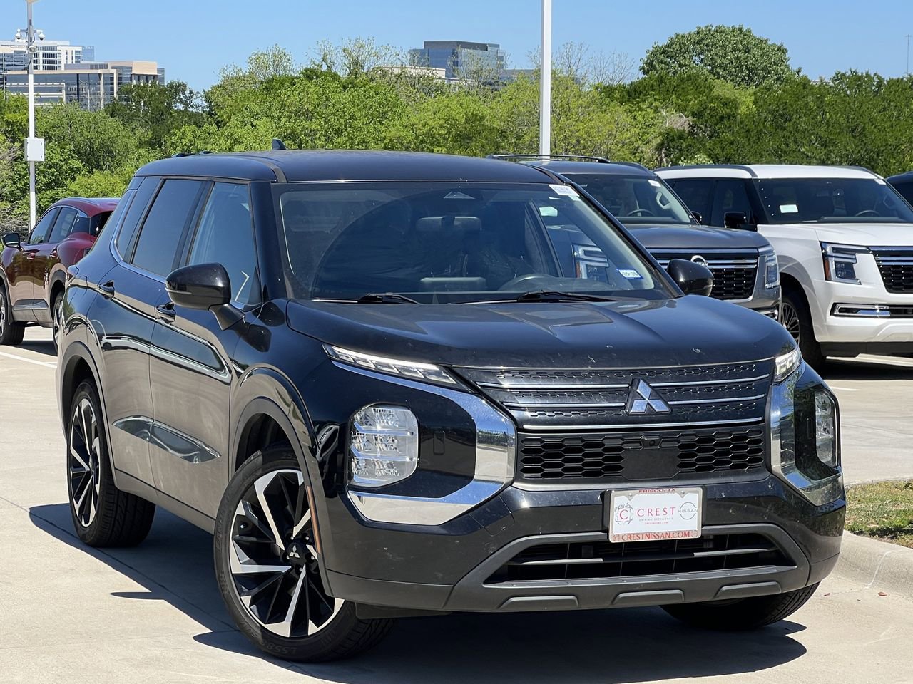 Used 2022 Mitsubishi Outlander ES image 2