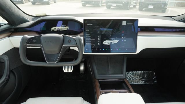 Used 2022 Tesla Model S AWD/4WD image 14