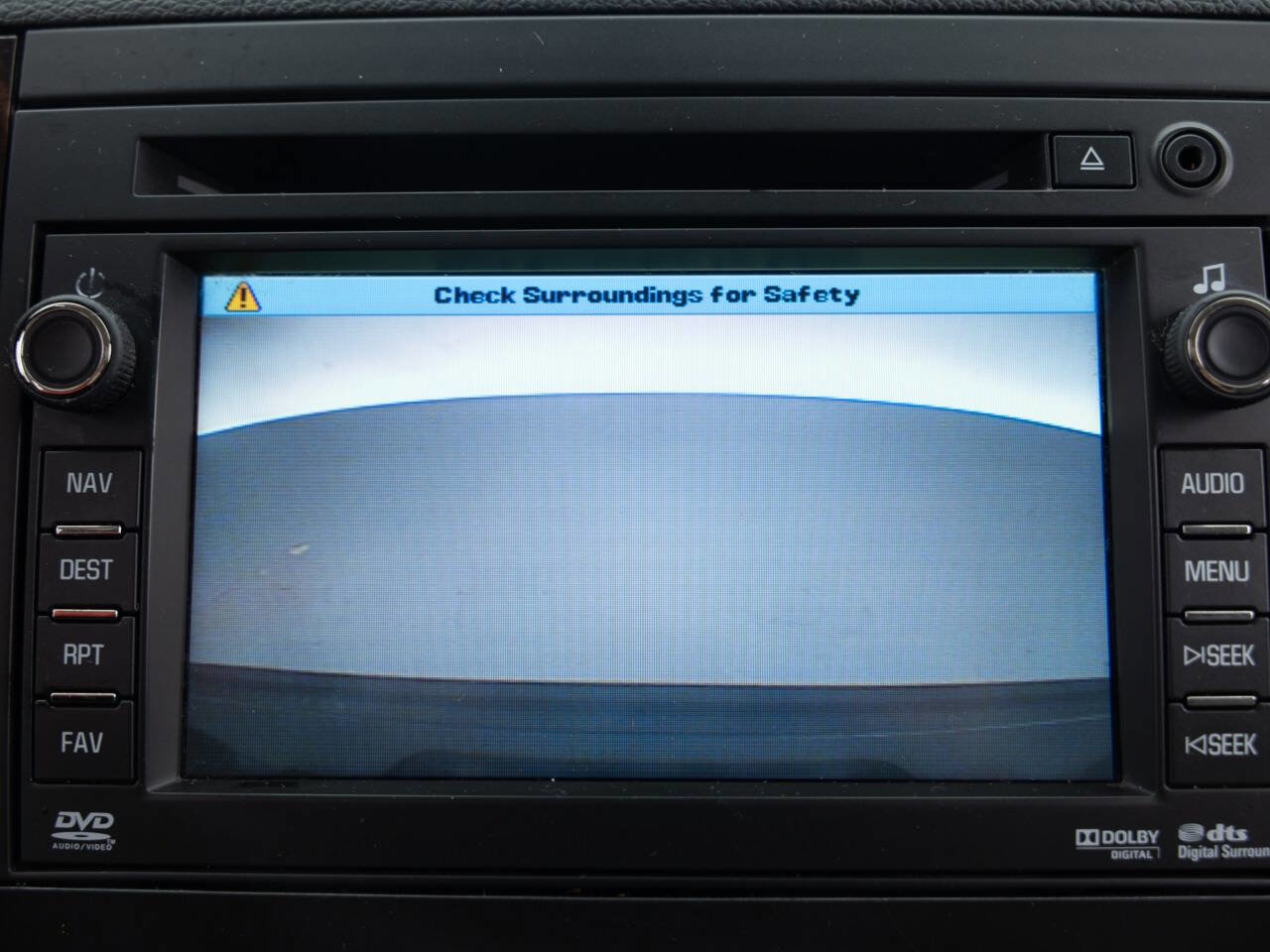 Used 2011 GMC Yukon XL Denali image 36