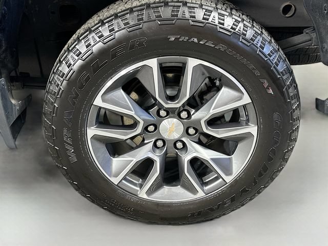 Used 2024 Chevrolet Silverado 1500 LT AWD/4WD image 29