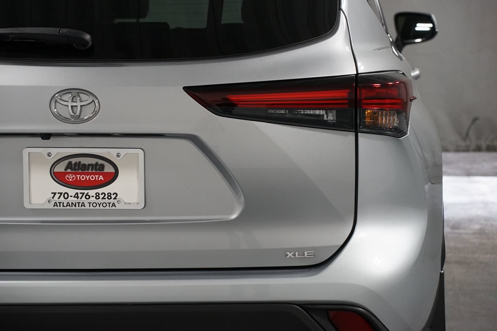Certified 2024 Toyota Highlander XLE FWD image 10