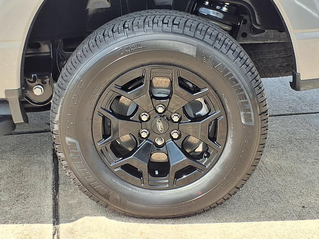 Used 2025 Ford F150 Lightning XLT AWD/4WD image 30