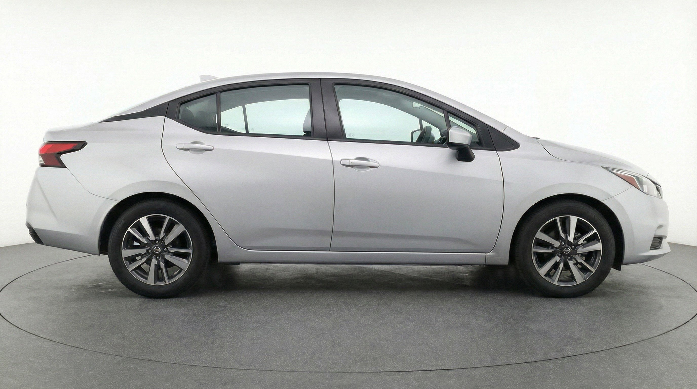 Used 2025 Nissan Versa SV FWD image 11