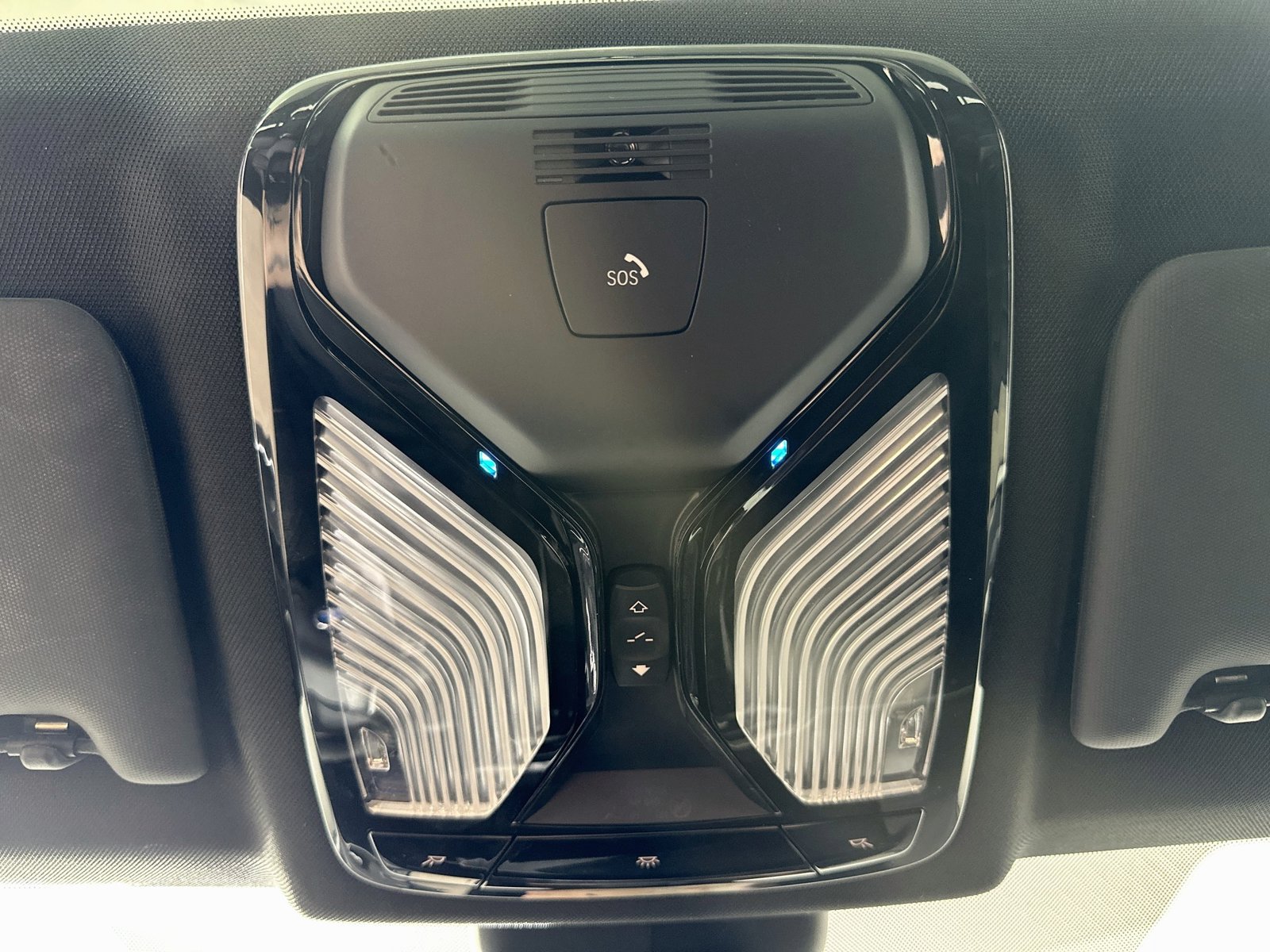 Used 2023 BMW 330e xDrive w/ Premium Package AWD/4WD image 32