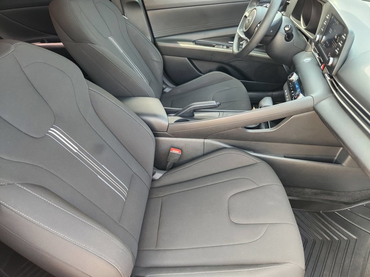 Used 2023 Hyundai Elantra SEL FWD image 11