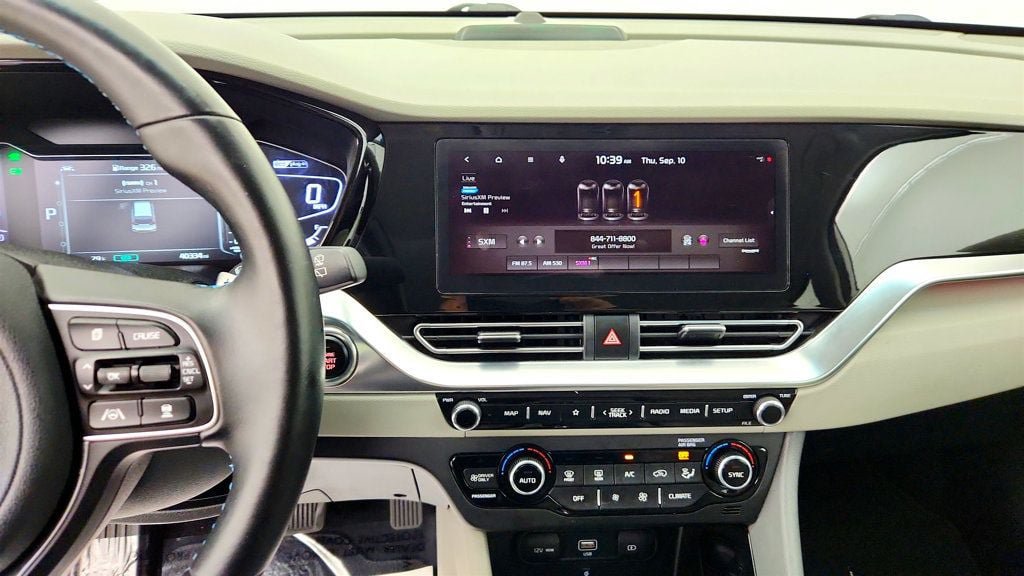 Used 2022 Kia Niro EX Premium FWD image 18