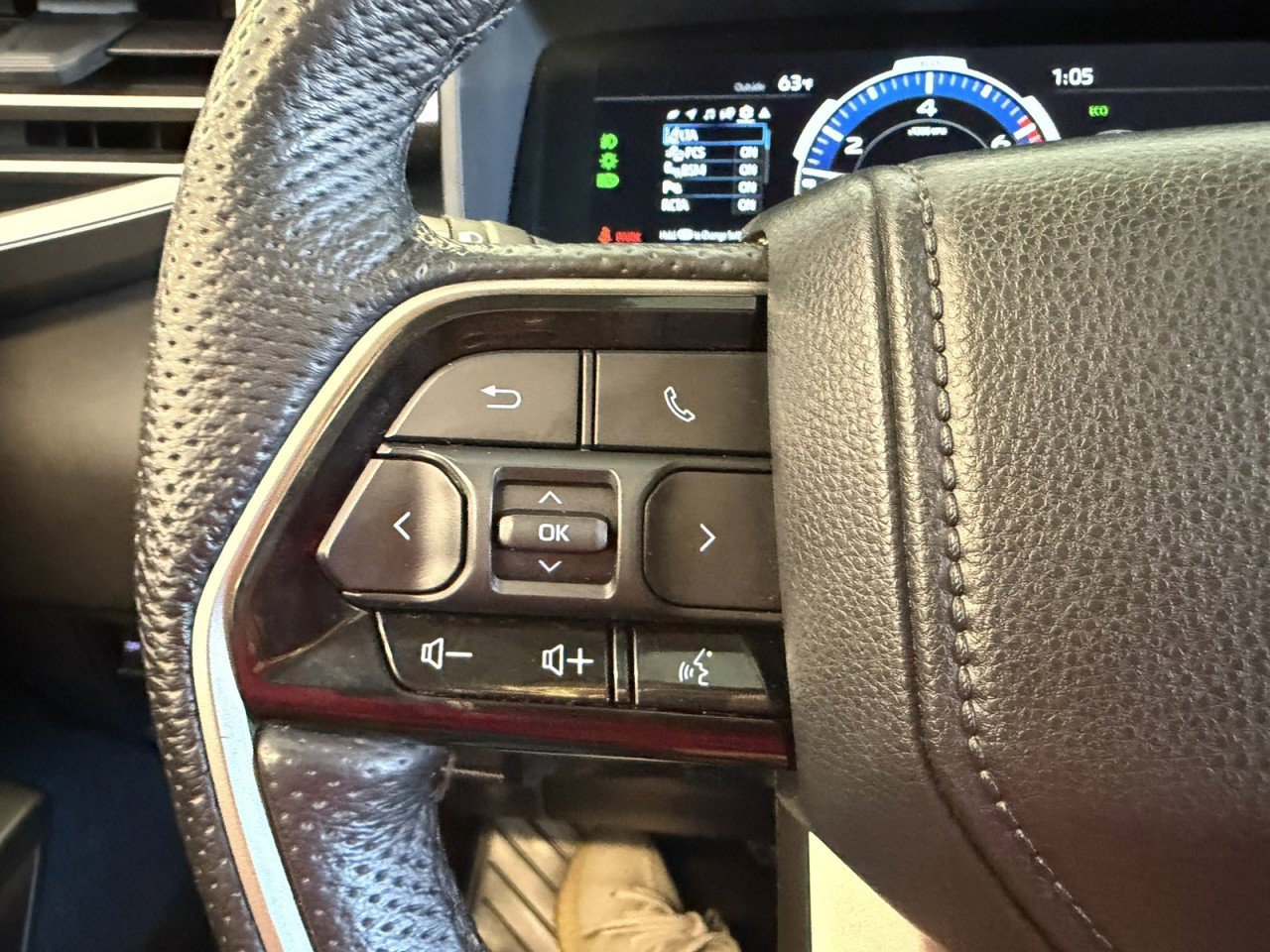 Used 2023 Toyota Sequoia SR5 w/ SR5 Premium Package image 16