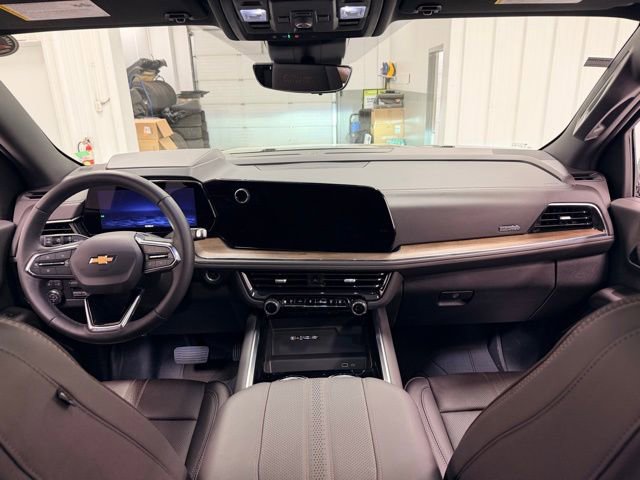 Certified 2025 Chevrolet Suburban High Country w/ Sun And Tow Package AWD/4WD image 22