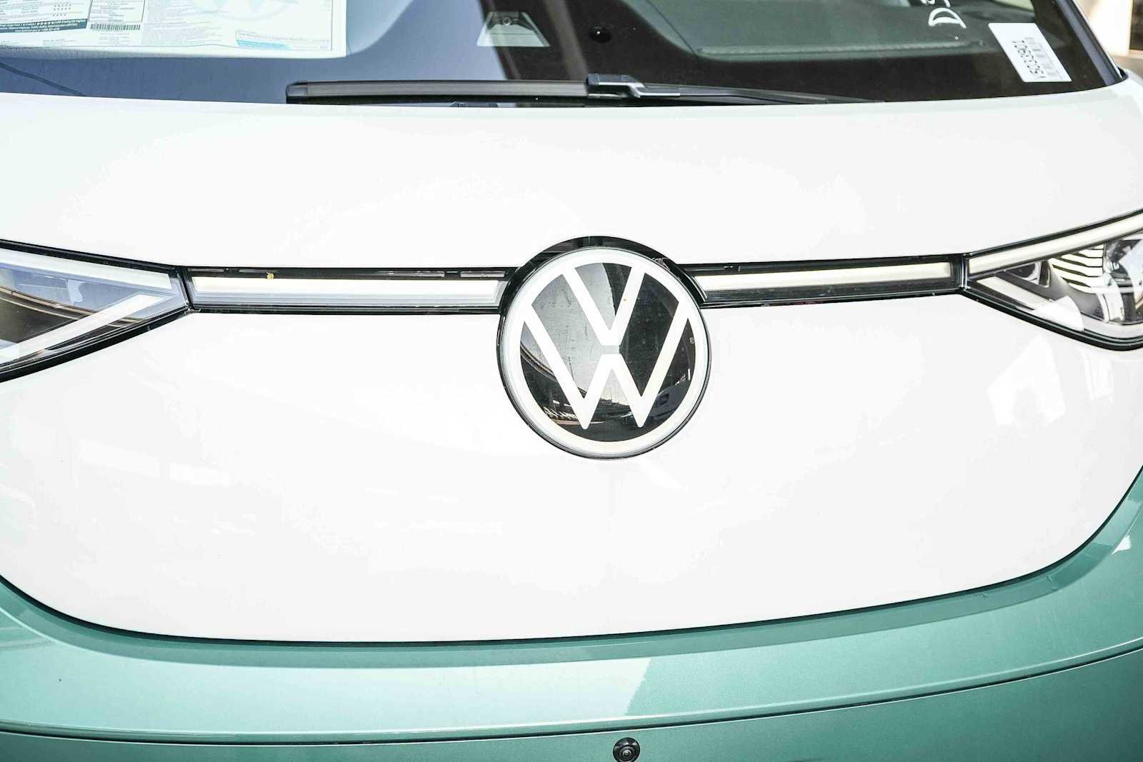 New 2025 Volkswagen ID. Buzz 1st Edition AWD/4WD image 5