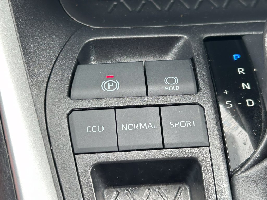 Certified 2025 Toyota RAV4 XLE FWD image 27