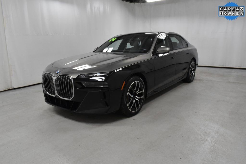 Used 2024 BMW 760i xDrive w/ Executive Package AWD/4WD image 2