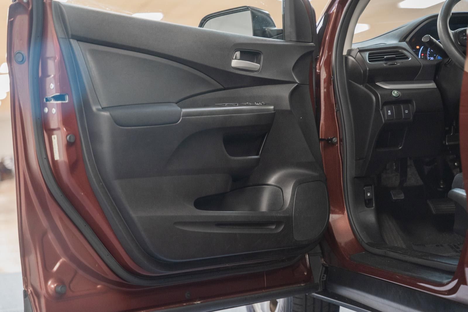 Used 2015 Honda CR-V LX image 37