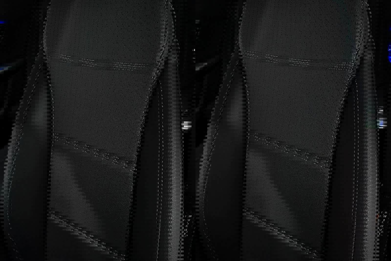 Used 2025 Mercedes-Benz GLC 300 4MATIC image 28