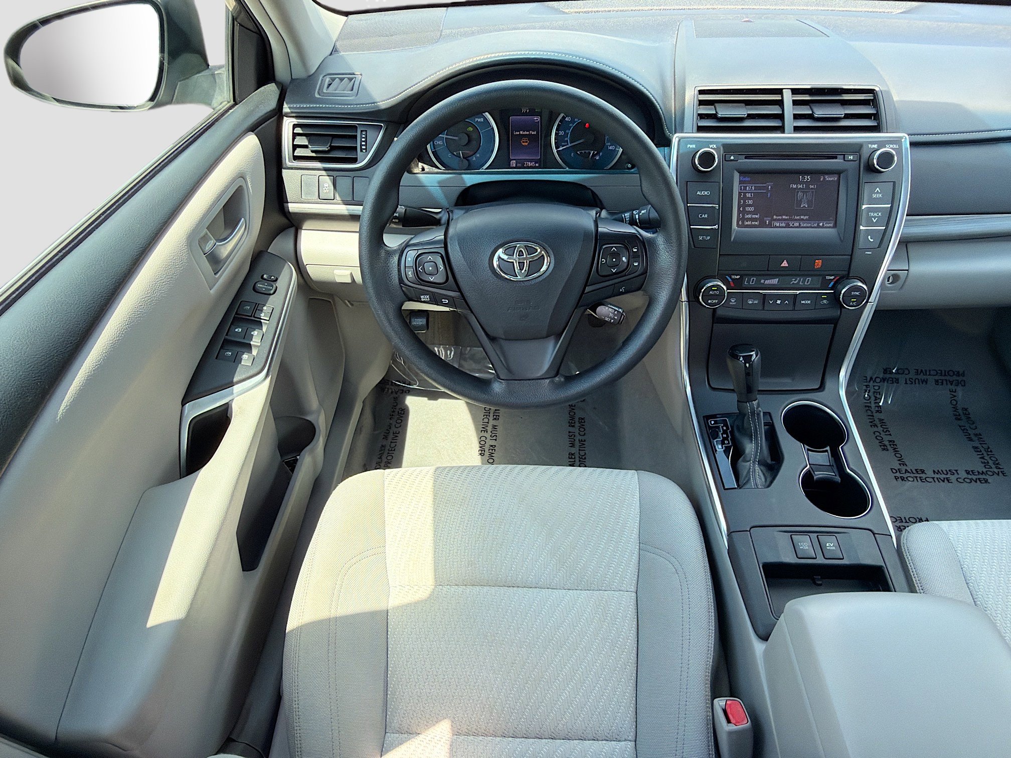 Used 2015 Toyota Camry LE image 16