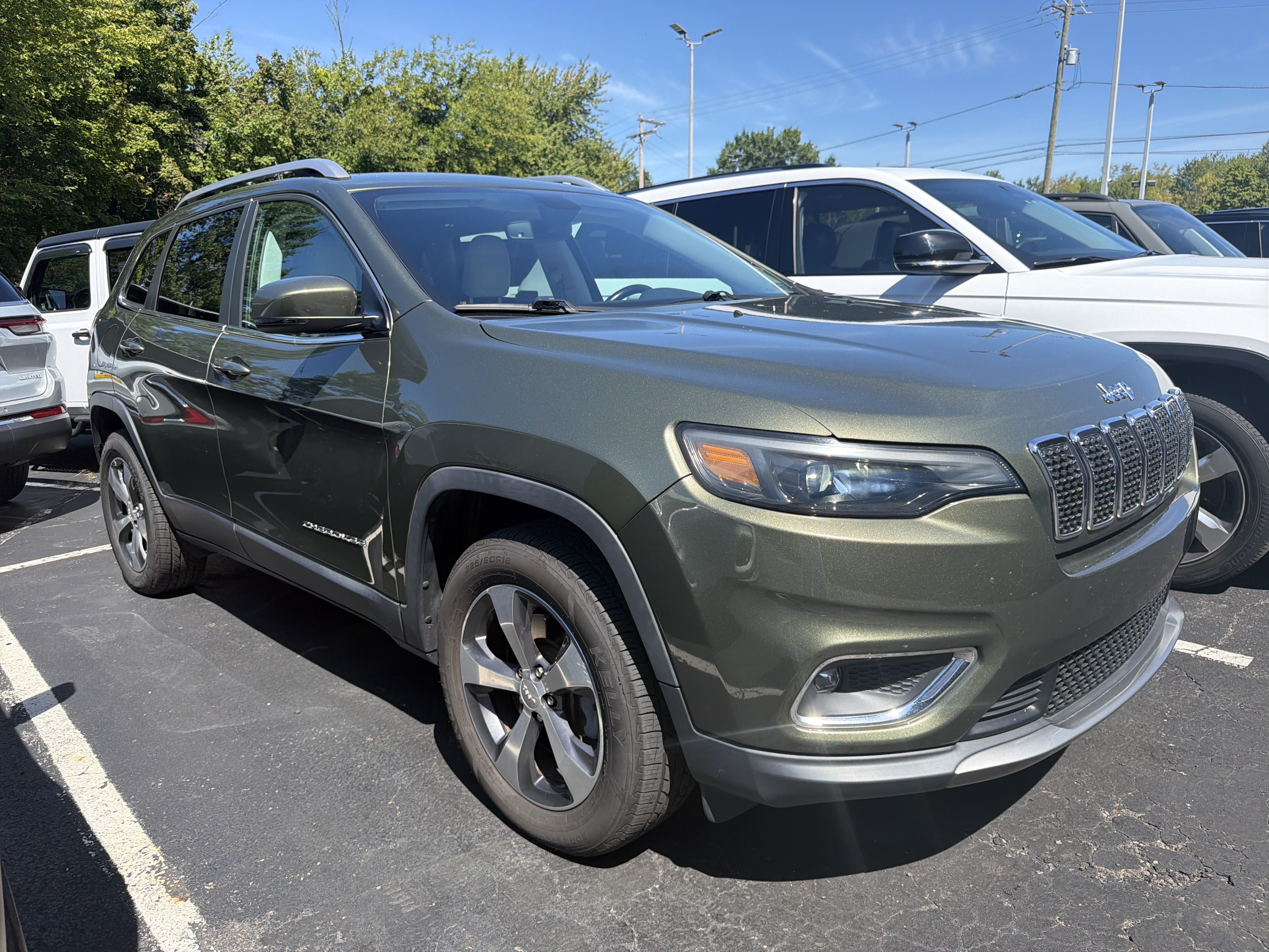 Used 2020 Jeep Cherokee Limited AWD/4WD image 1