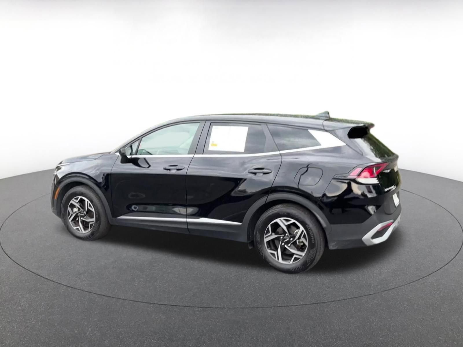 Used 2025 Kia Sportage LX FWD image 10