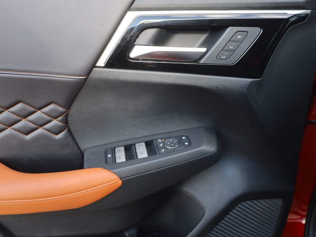 New 2025 Mitsubishi Outlander SEL image 38