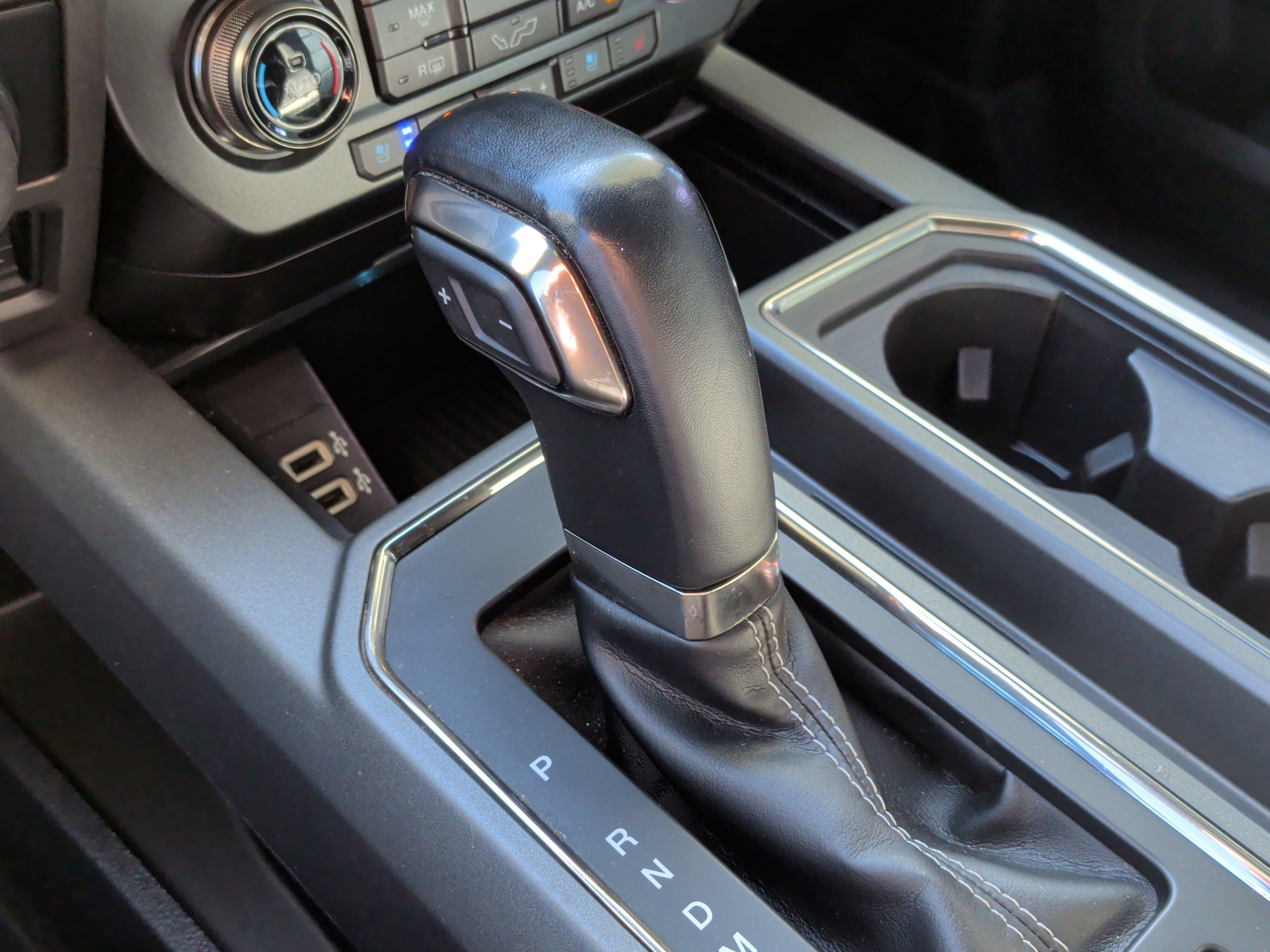 Used 2019 Ford F150 Raptor w/ Equipment Group 802A Luxury image 26