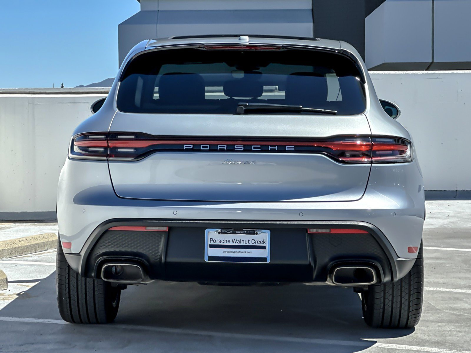 Certified 2026 Porsche Macan AWD/4WD image 7