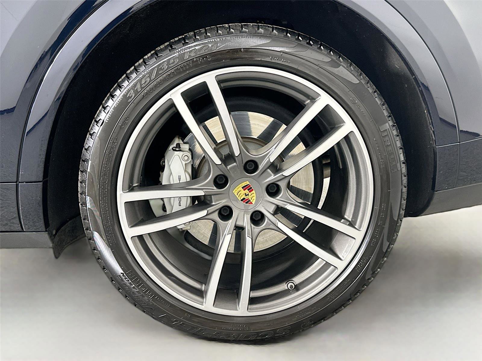 Certified 2022 Porsche Cayenne Turbo AWD/4WD image 12