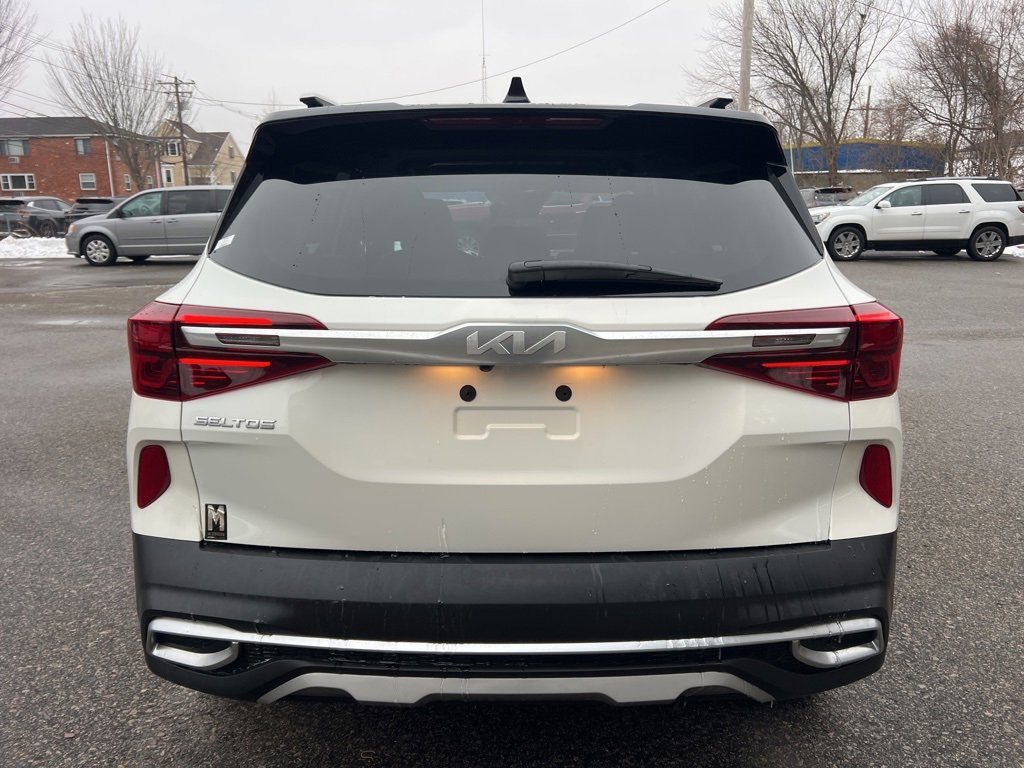 Certified 2023 Kia Seltos S w/ Navigation Package image 3