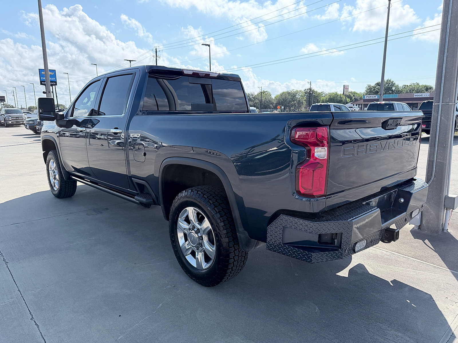 Used 2022 Chevrolet Silverado 2500 High Country w/ Technology Package AWD/4WD image 5