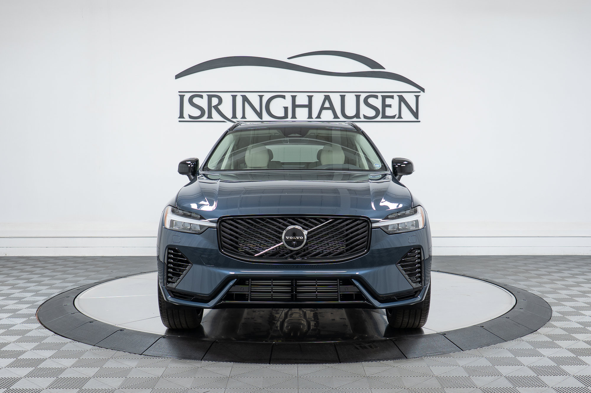 New 2026 Volvo XC60 T8 Ultra w/ Climate Package AWD/4WD image 2
