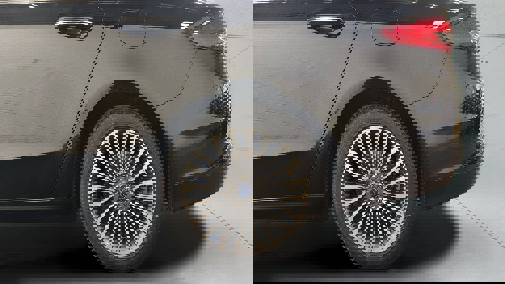 Used 2018 Ford Fusion SE w/ Fusion SE Technology Package image 37