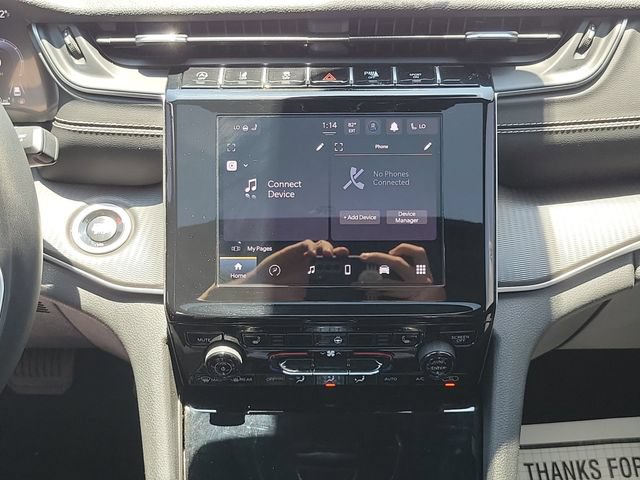Used 2024 Jeep Grand Cherokee Altitude RWD image 15