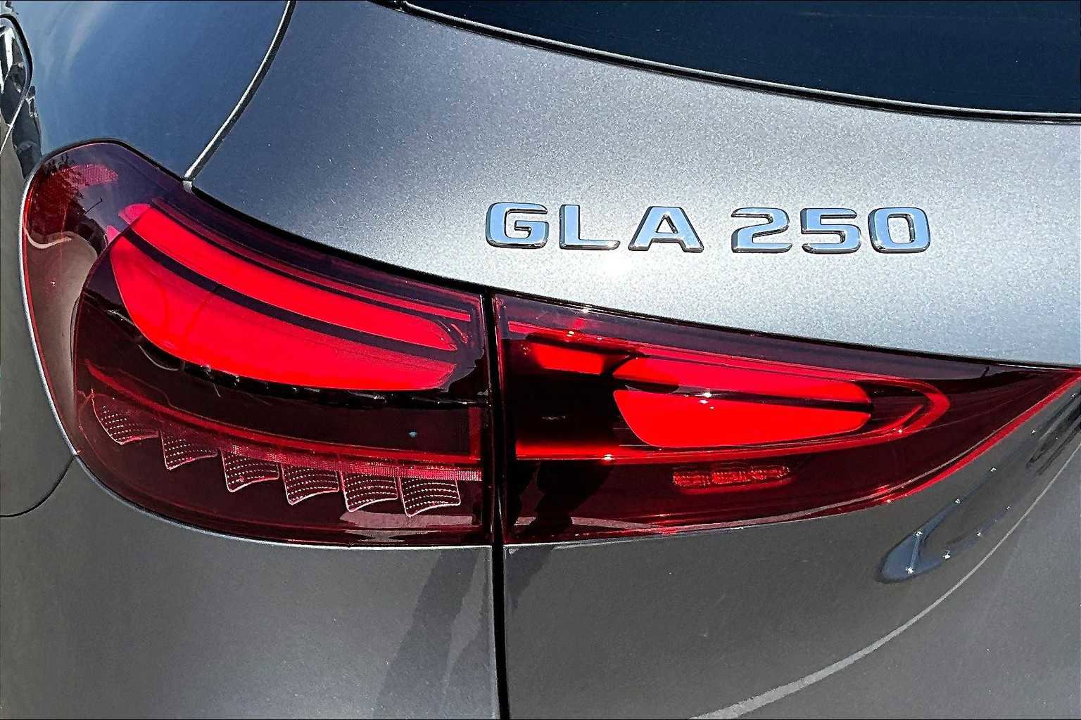New 2026 Mercedes-Benz GLA 250 image 14