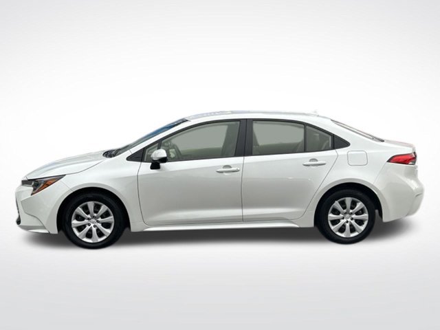 Used 2025 Toyota Corolla LE FWD image 6