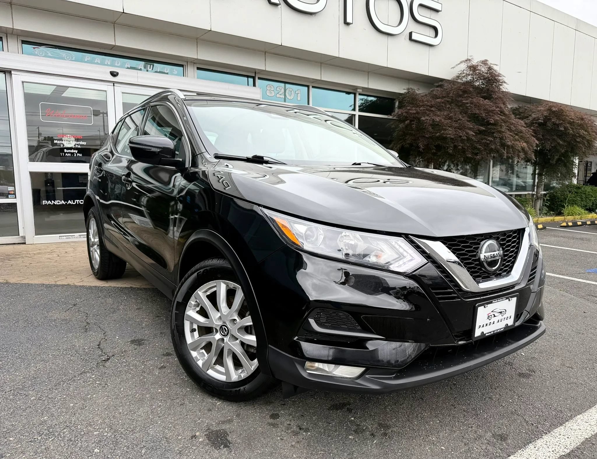 Used 2021 Nissan Rogue Sport SV AWD/4WD image 1