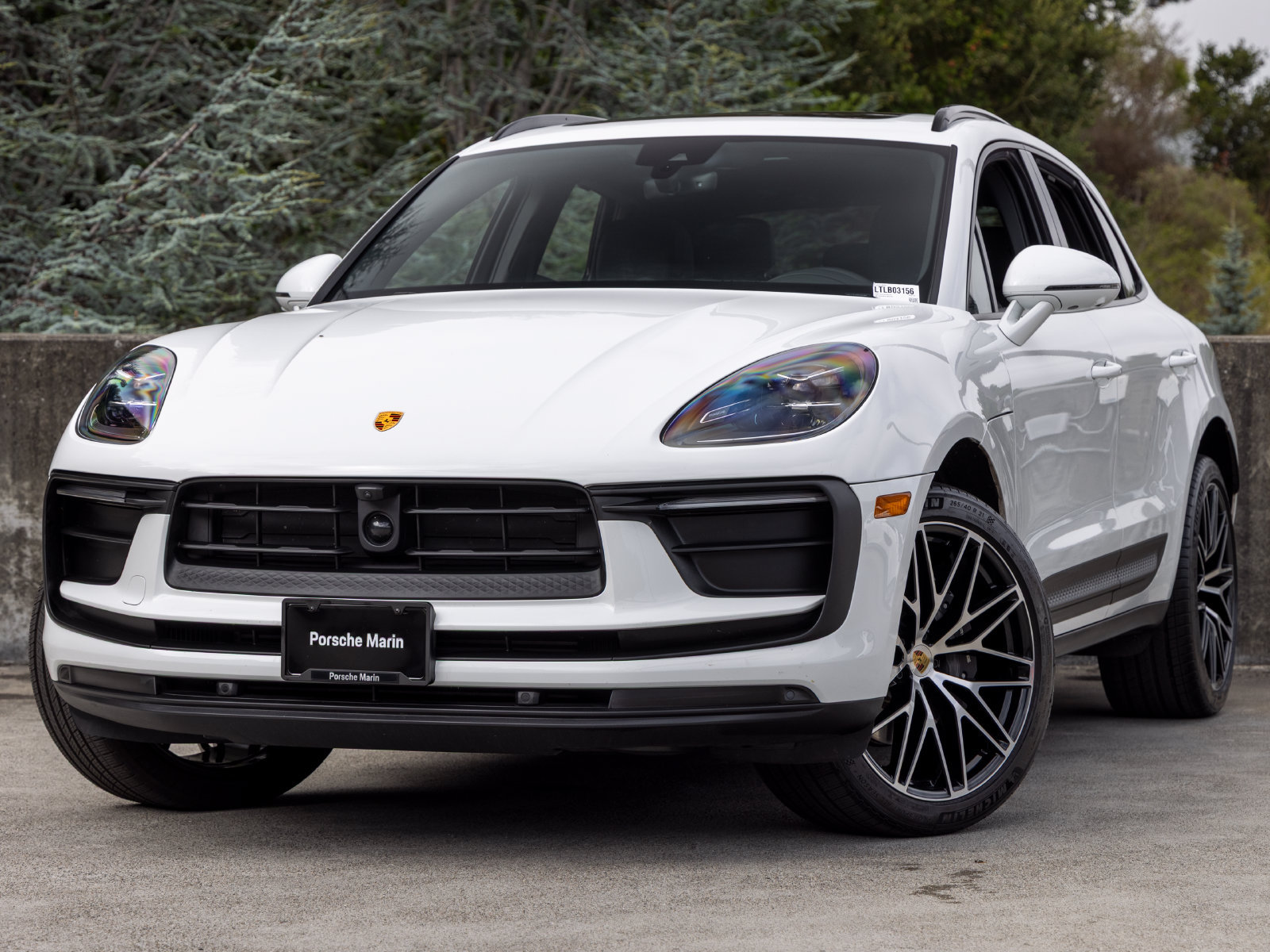 Used 2026 Porsche Macan AWD/4WD image 1