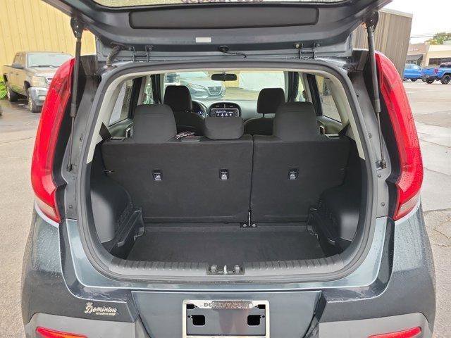 Used 2022 Kia Soul LX image 8