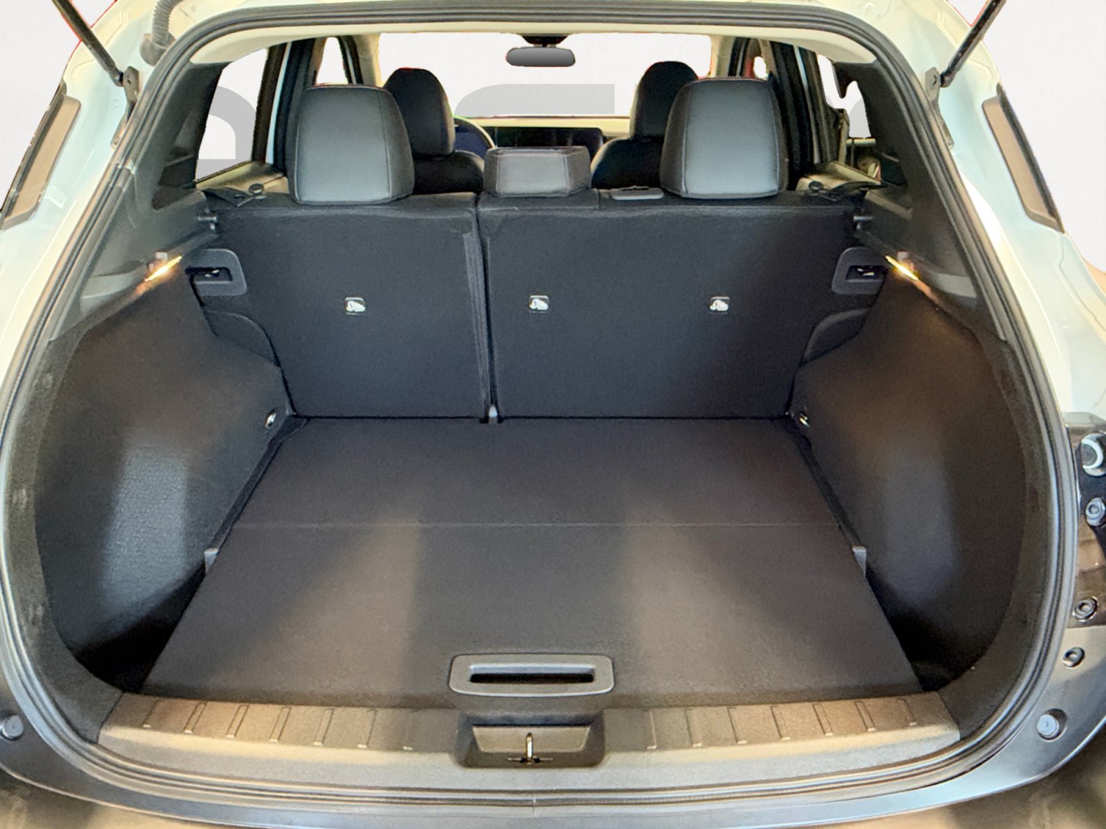 Used 2026 Nissan Kicks SR FWD image 14