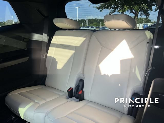 Used 2023 Cadillac XT6 Sport w/ Technology Package AWD/4WD image 32