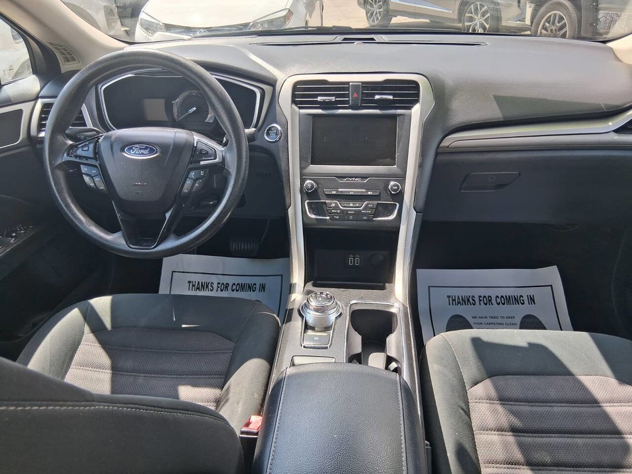 Used 2020 Ford Fusion SE FWD image 12