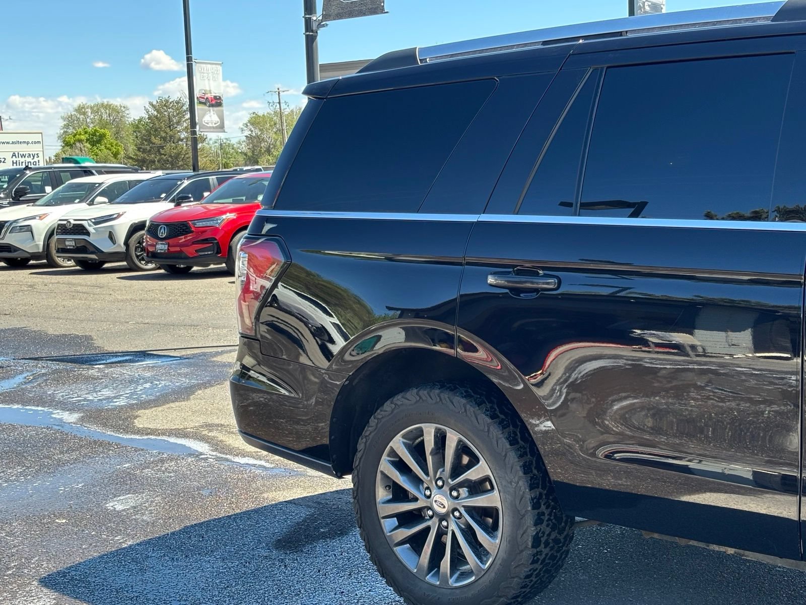 Used 2020 Ford Expedition Limited AWD/4WD image 3