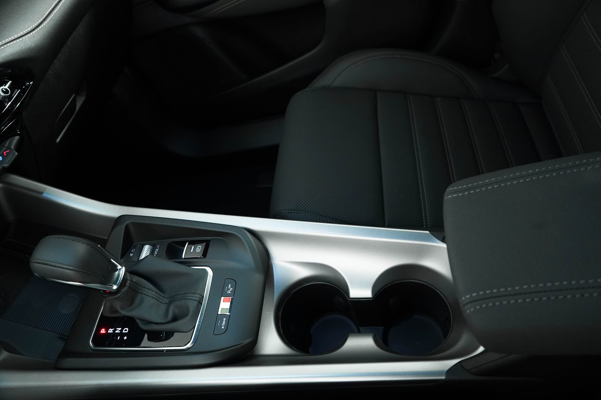 New 2025 Alfa Romeo Tonale w/ Premium Package image 38