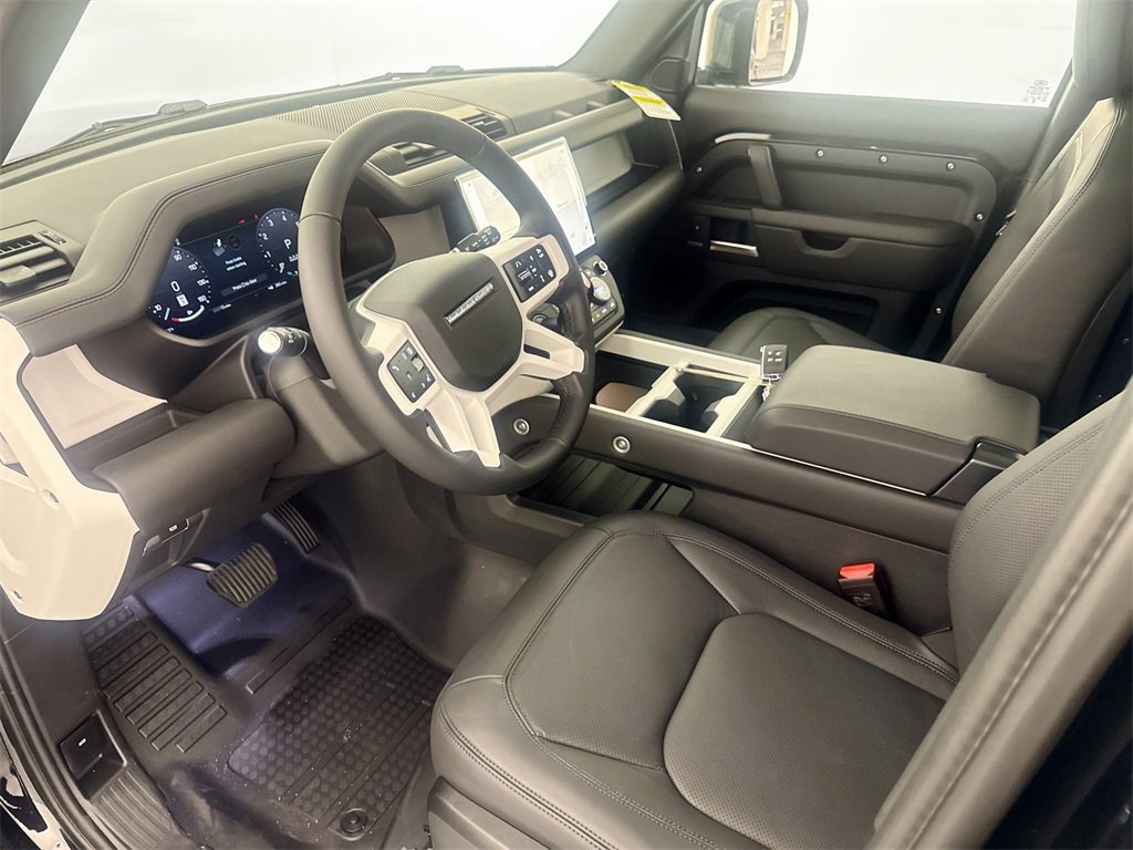 New 2026 Land Rover Defender 110 X-Dynamic SE image 9