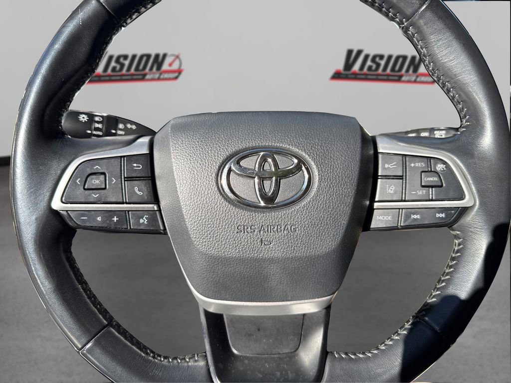 Used 2022 Toyota Highlander XLE image 26