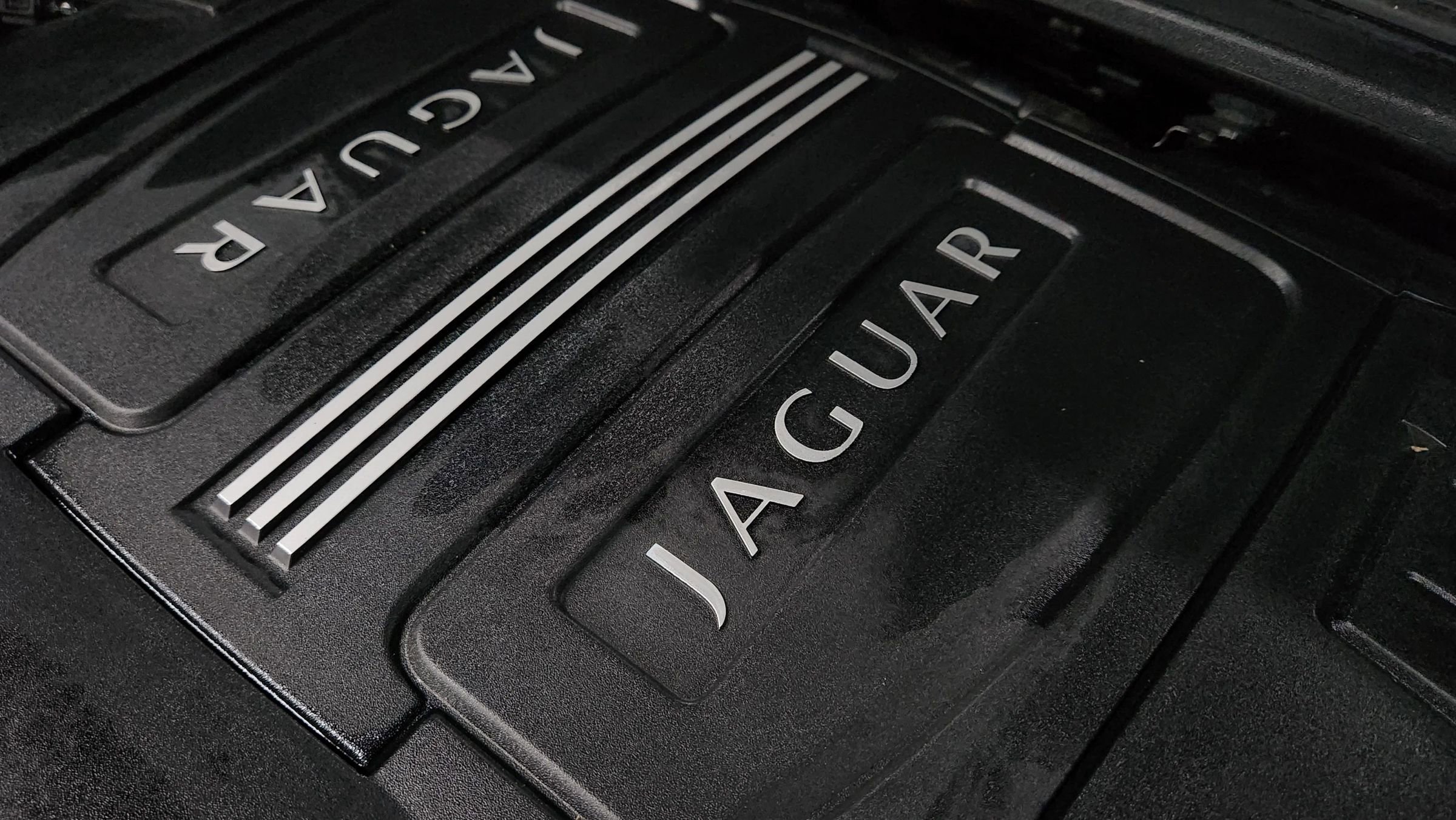 Used 2011 Jaguar XF Portfolio image 55