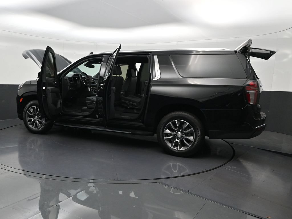Used 2023 Chevrolet Suburban LT RWD image 37