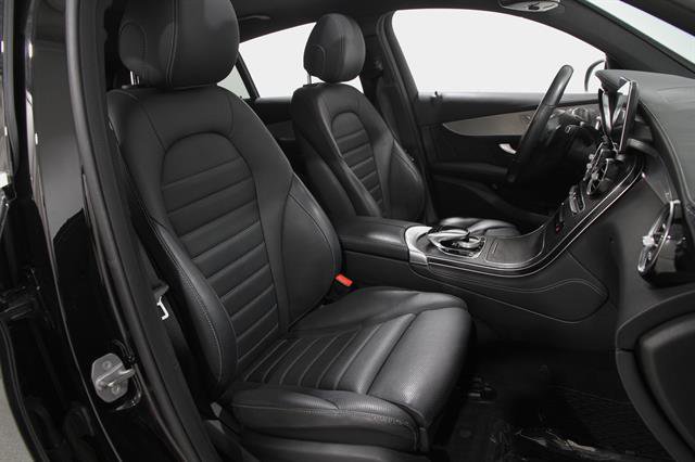 Used 2019 Mercedes-Benz GLC 300 4MATIC Coupe image 16