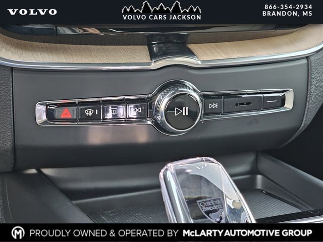 New 2026 Volvo XC60 B5 Plus w/ Protection Package Premier image 22