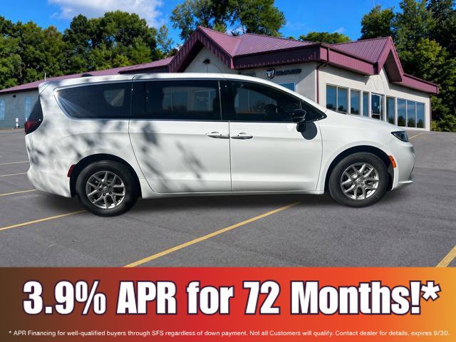 New 2026 Chrysler Pacifica Select FWD image 3