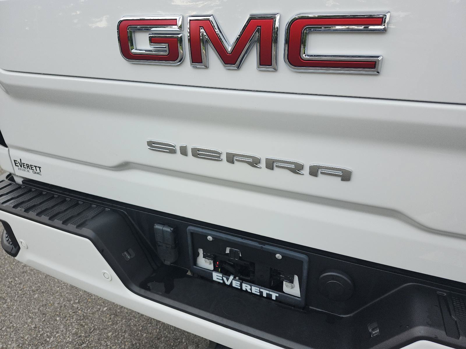 Used 2025 GMC Sierra 2500 AT4 w/ AT4 Premium Plus Package AWD/4WD image 4